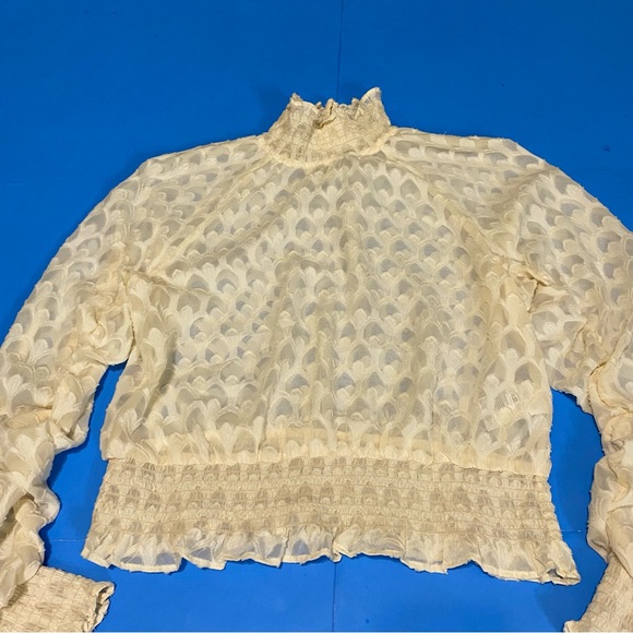 NWT! H&M Cream Lace Blouse - Picture 3 of 13